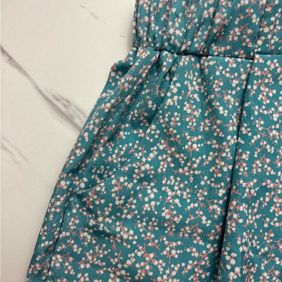 Painted Threads Floral Shorts size small - Picture 4 of 6